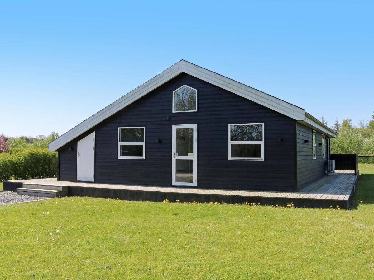 8 Person Holiday Home In Hadsund Экстерьер фото