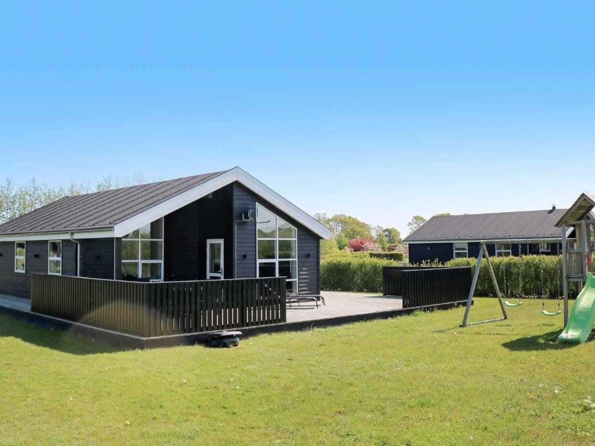 8 Person Holiday Home In Hadsund Экстерьер фото